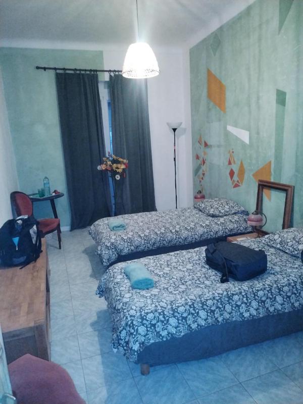 Standard Twin Room with Shared Bathroom image 1