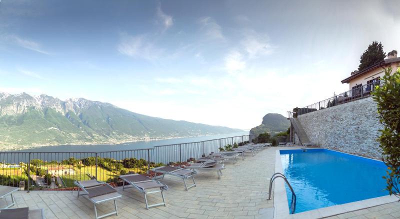 Apartment with Lake View image 2