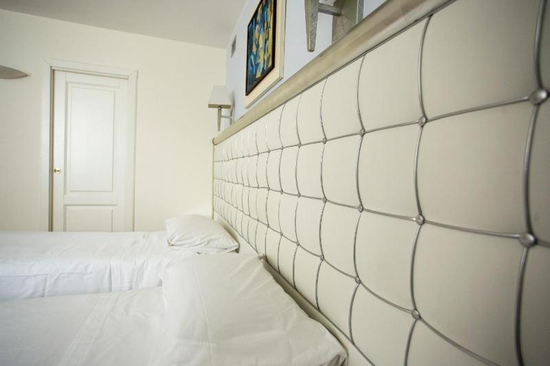 Classic Double or Twin Room image 2