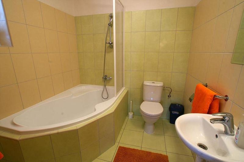 Quadruple Room image 4