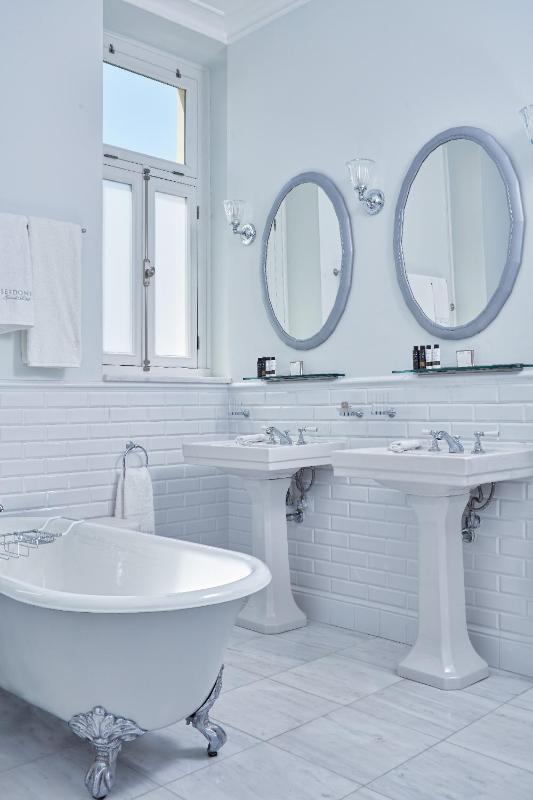 Superior Suite image 4