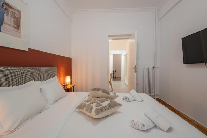 Fresh 2 bdrm Apt in Koukaki - image 8