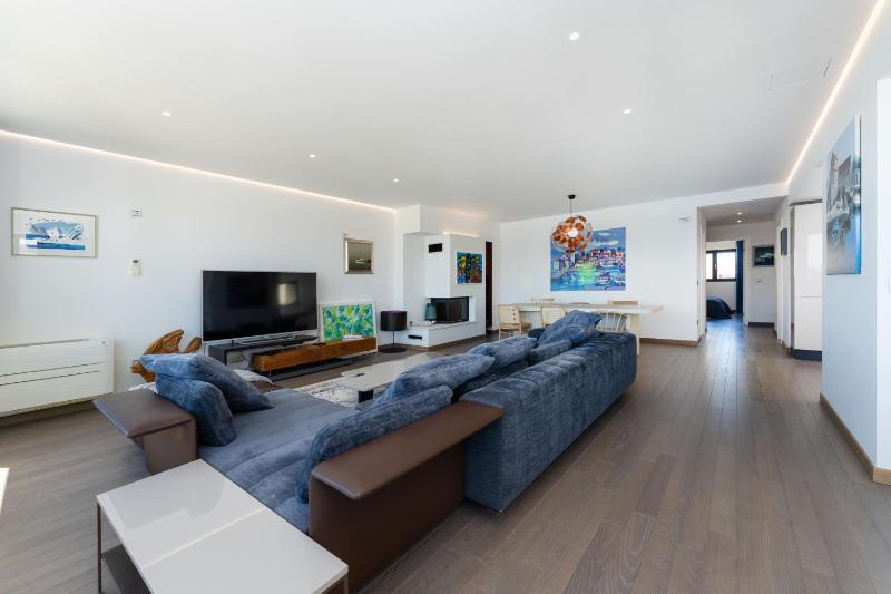 Two-Bedroom Apartment with Sea View image 4