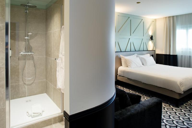 Deluxe Family Room image 1