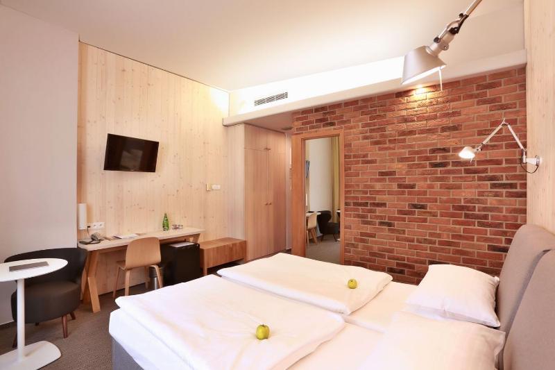 Deluxe Double Room image 1