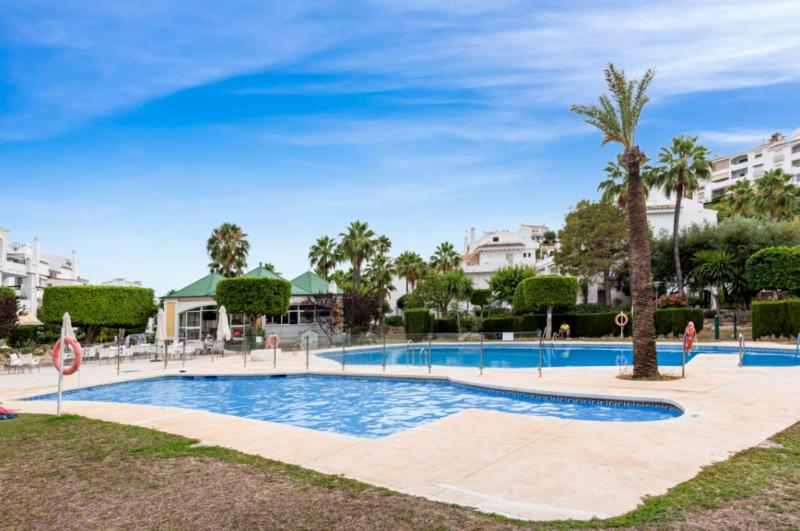 Pool and garden apt by Costarentals - Ref 253 - image 13