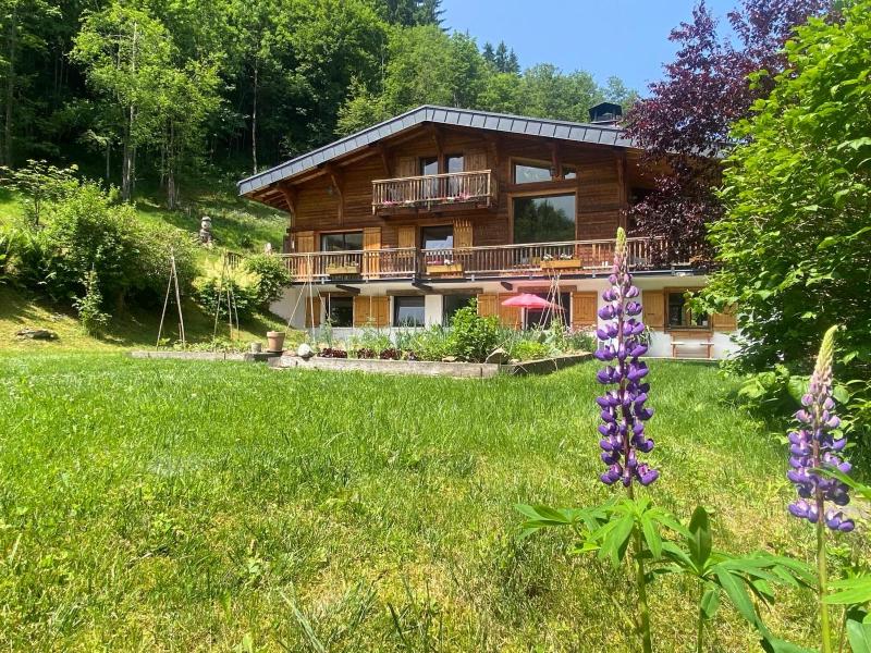 Apartment with Mountain View image 1