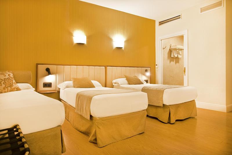 Triple Room image 1