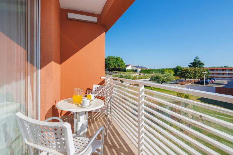 Classic Room with Balcony image 3