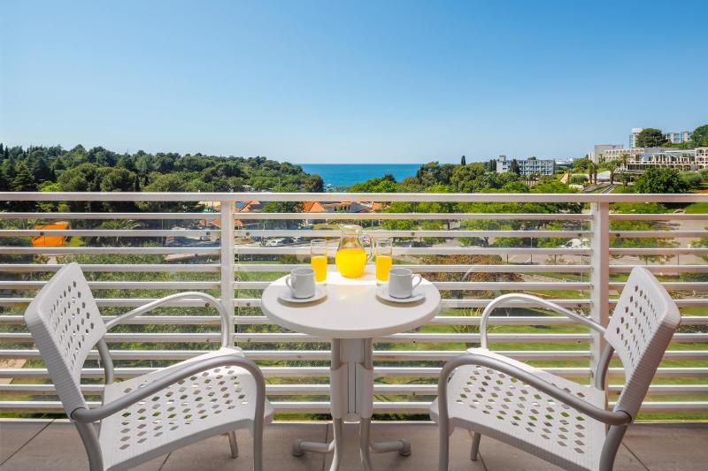 Superior Room with Balcony - Sea Side image 1
