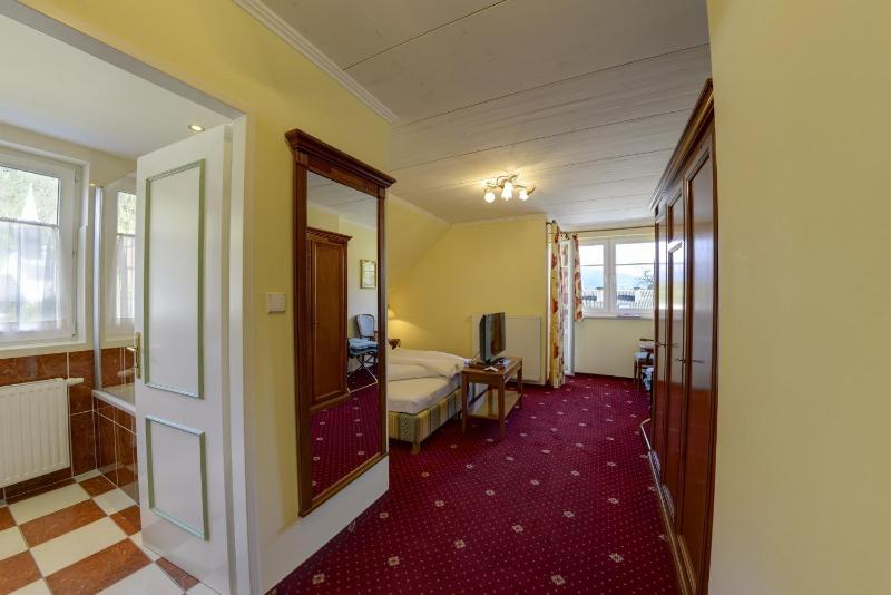 Standard Double Room image 2