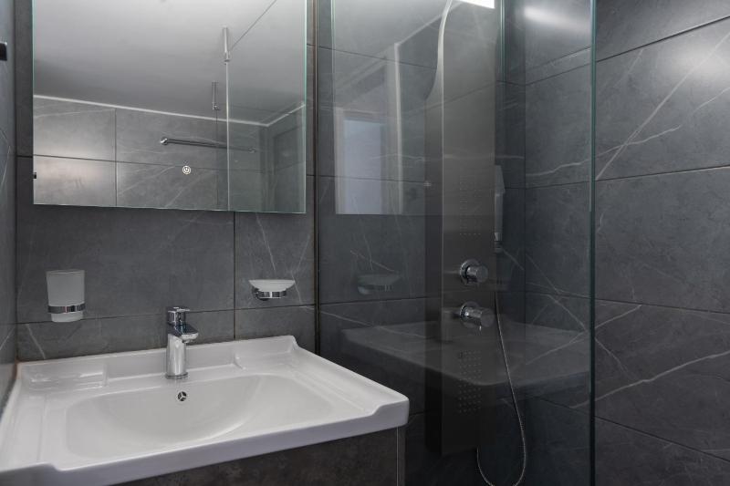 2BD Apt in Petralona Near Metro - image 10