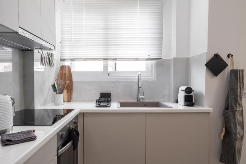 2BD Apt in Petralona Near Metro - image 13