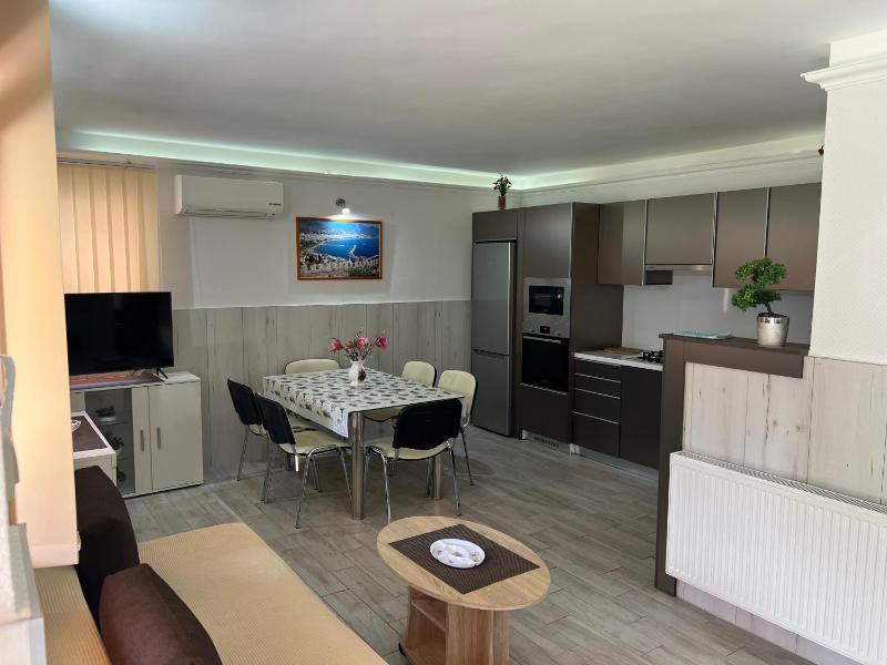 Two-Bedroom Apartment with Balcony and Terrace image 4