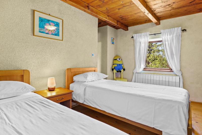 House Edera in Central Istria for 6 people with large garden and salt - water private pool - image 29