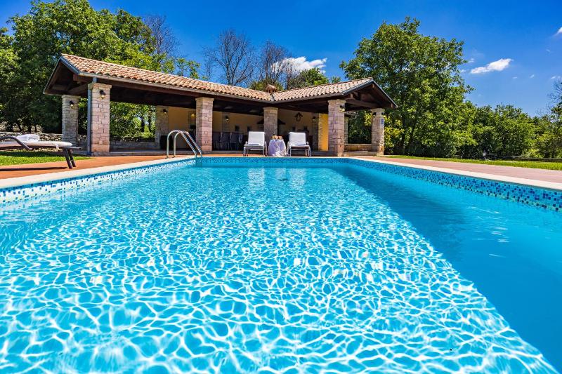House Edera in Central Istria for 6 people with large garden and salt - water private pool - image 39