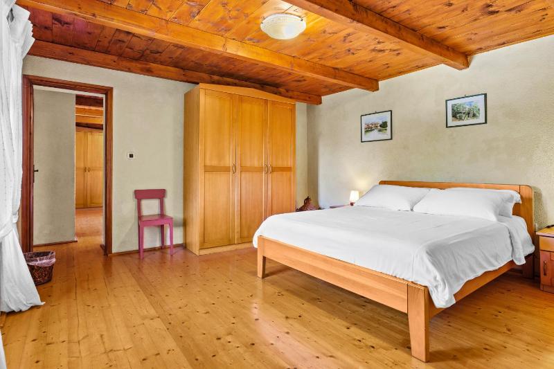 House Edera in Central Istria for 6 people with large garden and salt - water private pool - image 21
