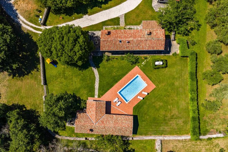 House Edera in Central Istria for 6 people with large garden and salt - water private pool - image 30