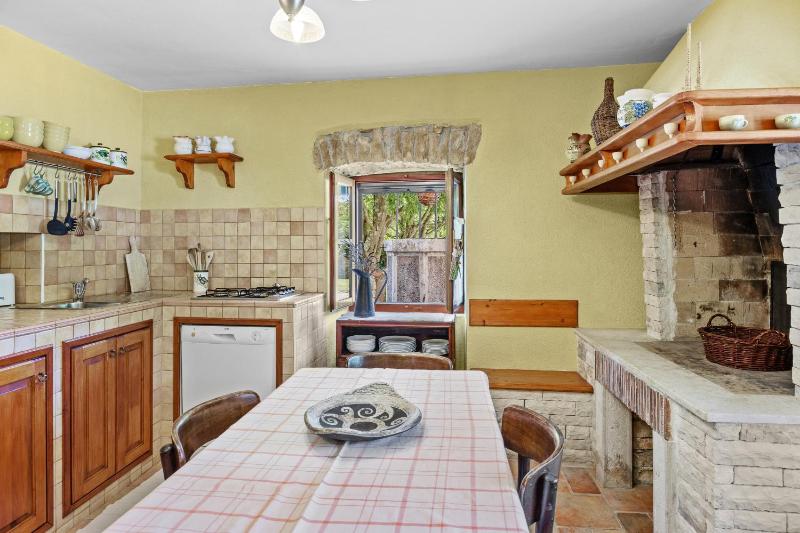 House Edera in Central Istria for 6 people with large garden and salt - water private pool - image 46