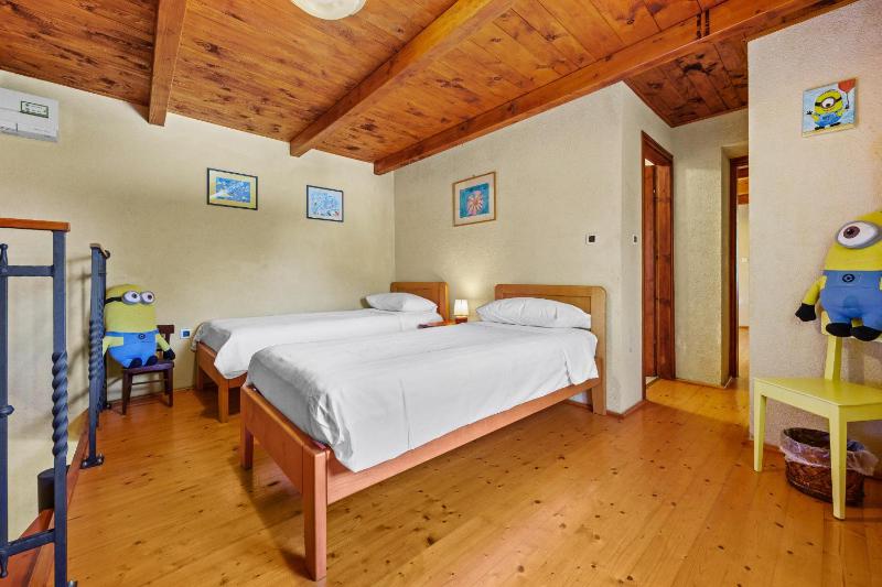 House Edera in Central Istria for 6 people with large garden and salt - water private pool - image 11