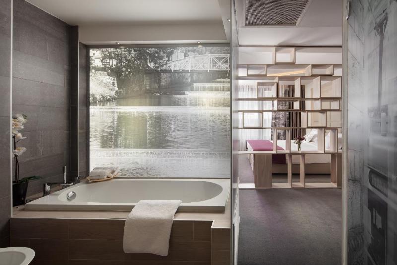Superior Double or Twin Room image 2