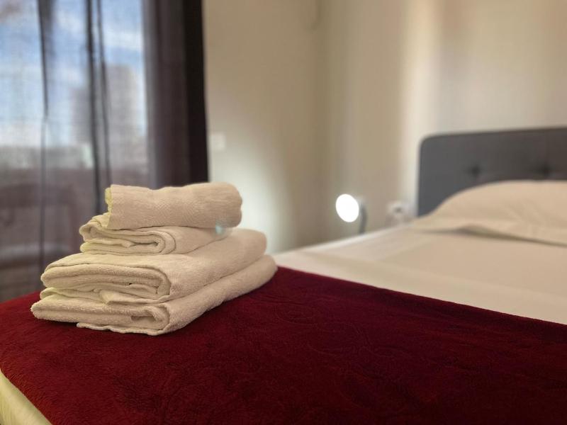 One-Bedroom Apartment image 3