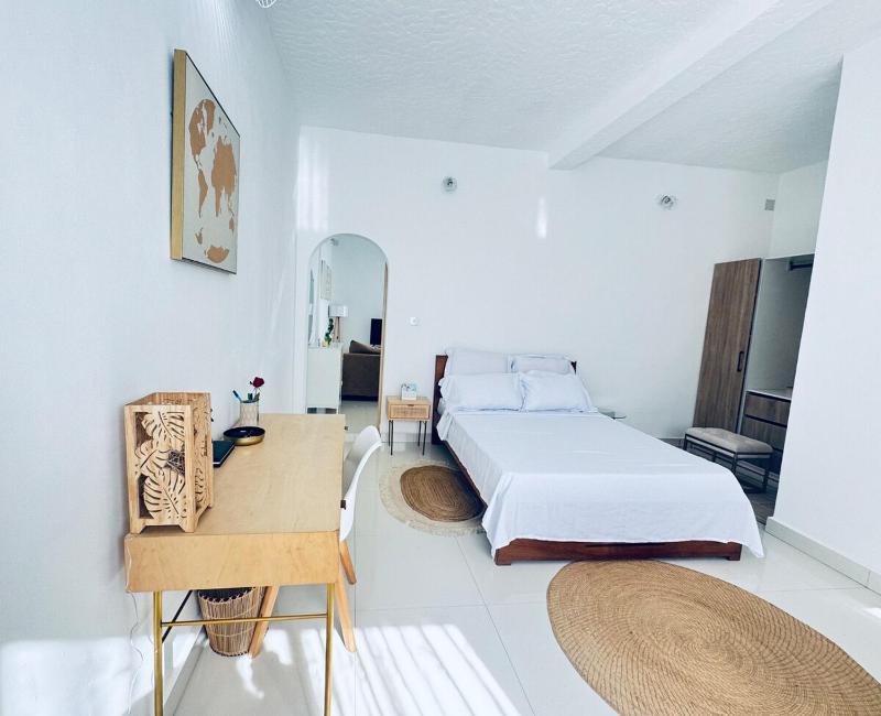 Suites&Stay Ivandry- T2 Lumineux et Élégant - image 2