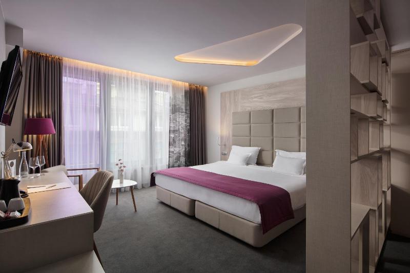 Superior Double or Twin Room image 1