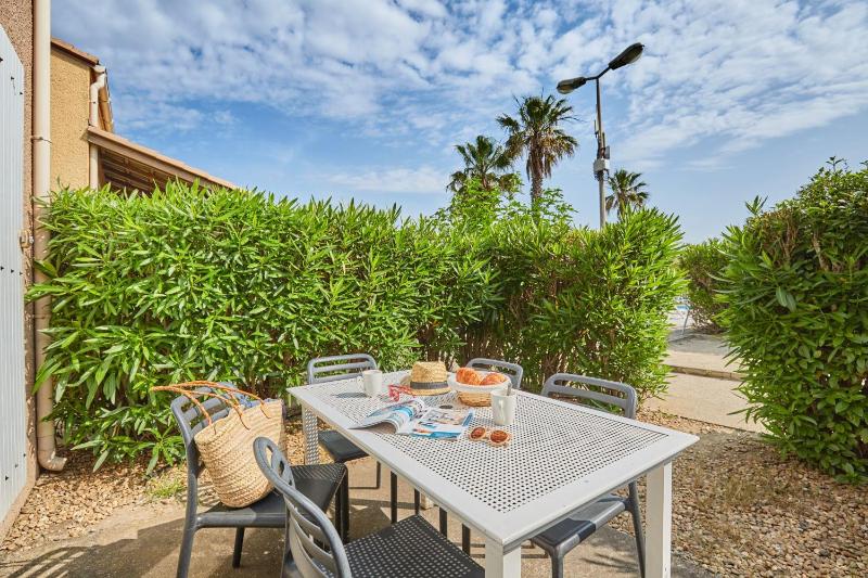 Small House For 5 Persons image 3