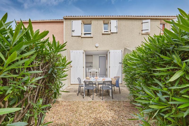 Small House For 6 Persons image 2