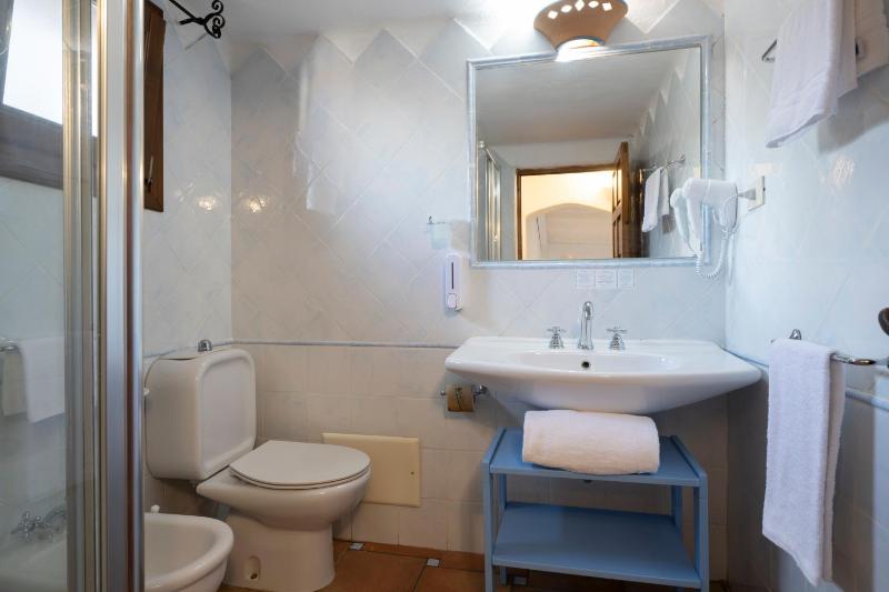 Family Room image 2