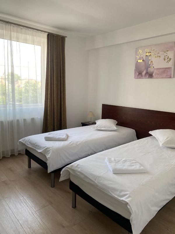 Standard Double/Twin Room image 1