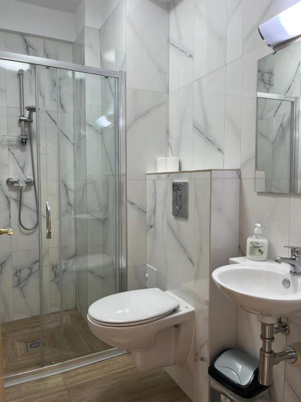 Standard Double/Twin Room image 4