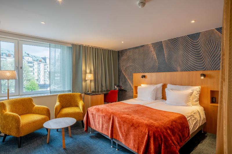 Superior Twin Room image 1