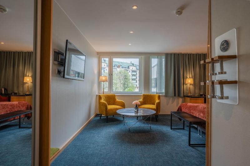 Superior King Room image 2