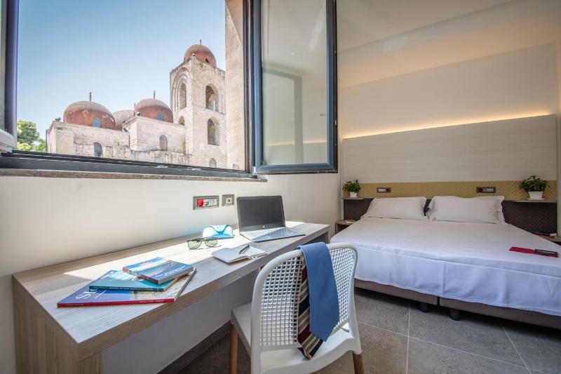 Superior Double or Twin Room image 1