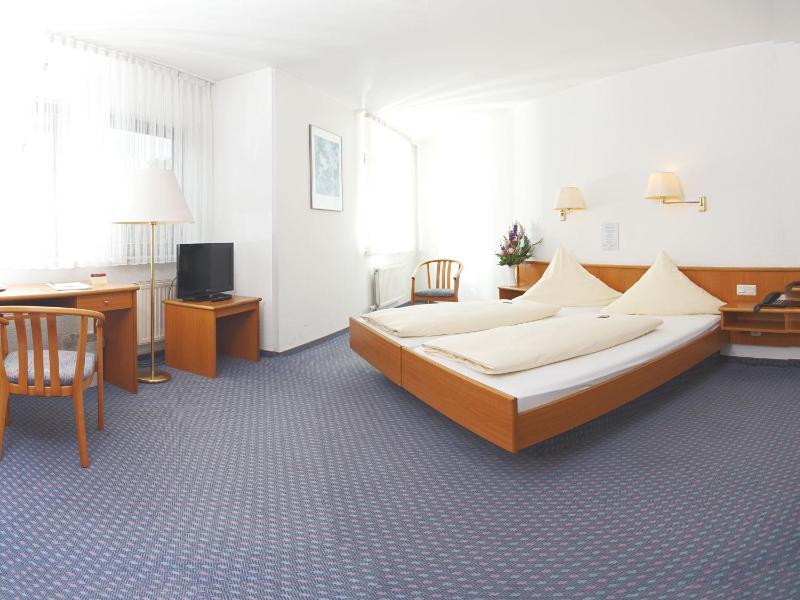 Quadruple Room image 4