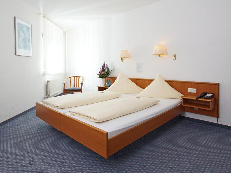 Double Room image 2