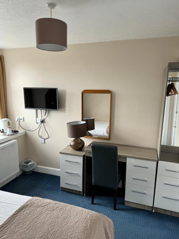 Single Room with Garden View image 2