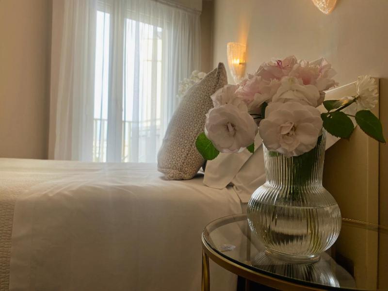 Double or Twin Room with Balcony image 3
