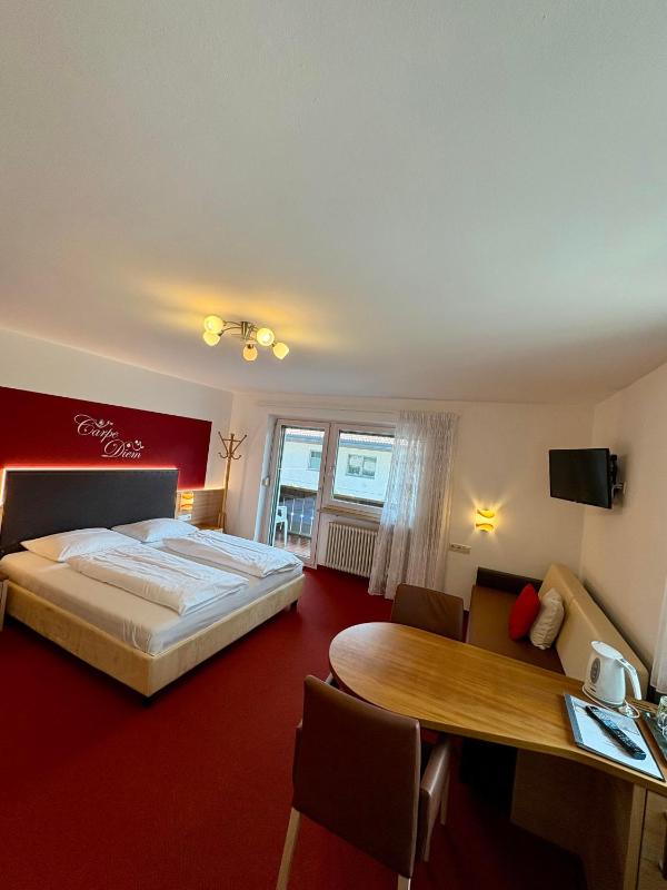 Double Room image 3
