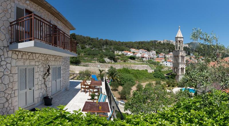 Studio (2 Adults) image 3