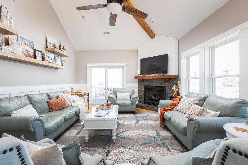 Ocean Views Steps To Beach 5bd Luxury Home - image 33