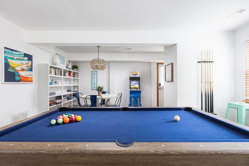 Near Beach Pool Hot Tub Game Room Ocean Retreat - image 32
