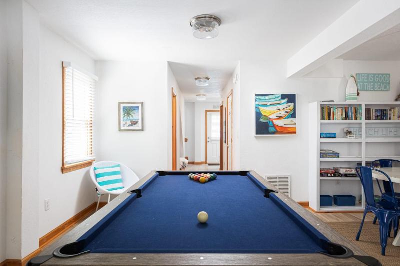 Near Beach Pool Hot Tub Game Room Ocean Retreat - image 15