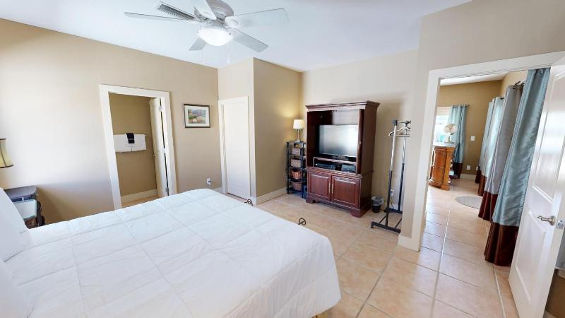 1 Cozy Cove - image 10