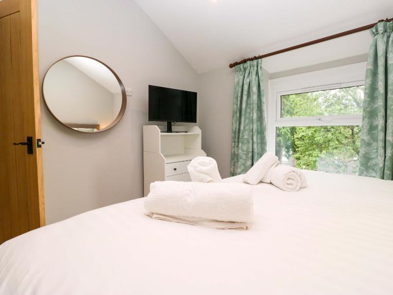 Dove Cottage - image 19