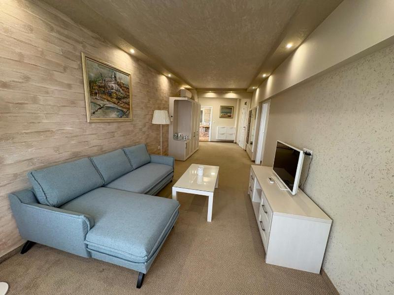 Junior Suite with Balcony (2 Adults + 2 Children)  image 4