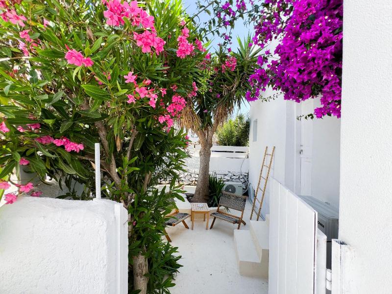 White Pearl Mykonos - image 3