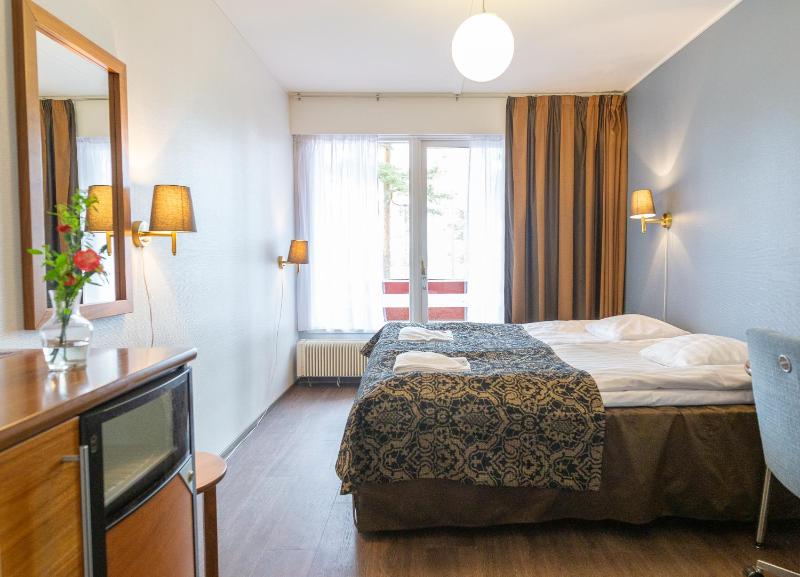 Twin Room with Balcony image 4